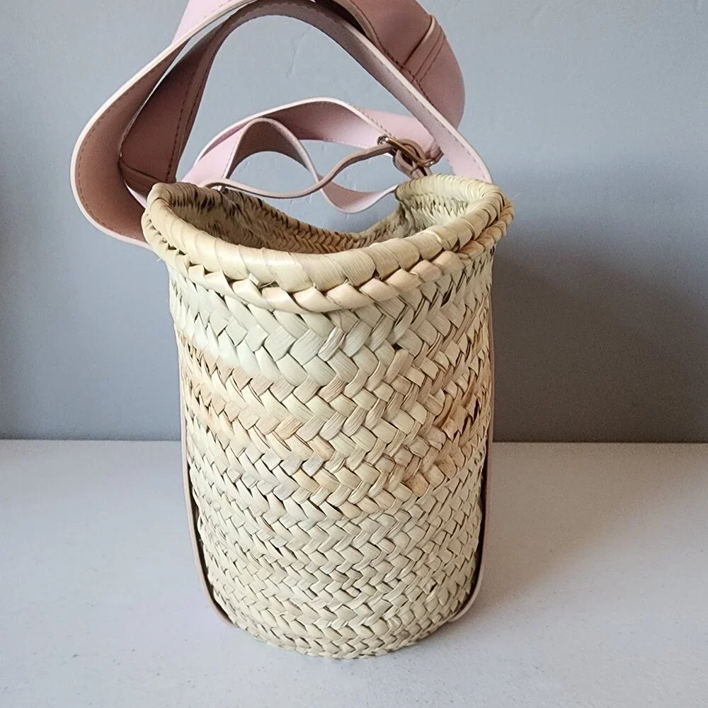 Chloe Basket Tote Bag "LIKE NEW" - Picture 12 of 16